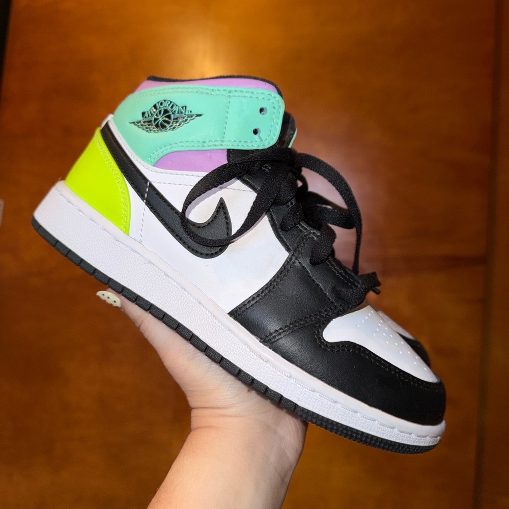 Nike Air Jordan 1 Mid GS Multicolor Pastel Volt Size 4Y